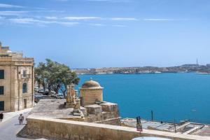Stylish Seaview Valletta House, Valetta