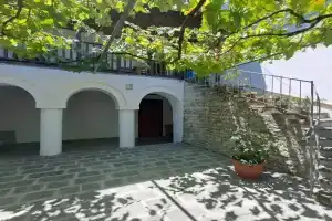 The Stone Arch Inn, Gjirokaster