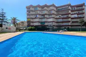 SHR057 Estudio con piscina y cerca de la playa, Nerja