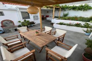 Tsanis Guest House, Skiathos Town