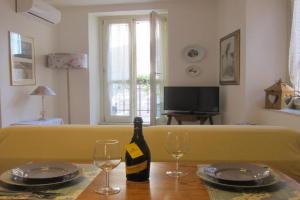 Casa Manù with private parking, Iseo