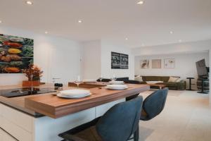 Modern City Centre Apartment Just Steps from Mirabell Palace, Salzburg