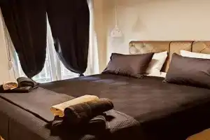 Majestik Room No 2, Kavala