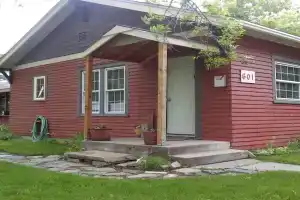 Exquisitely Remodeled With Hot Tub, Walk To Main St Guest house, Bozeman