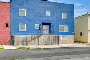 Baltimore Townhome with Private Rooftop Patio! Guest house, Baltimore