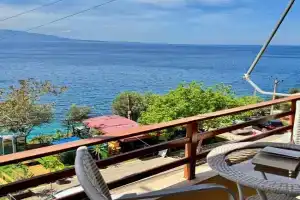 Red Berry Apartment, Sarande