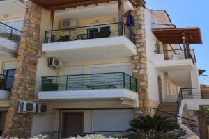 Zen Apartment - 2 min walk to Beach, Central, Hanioti