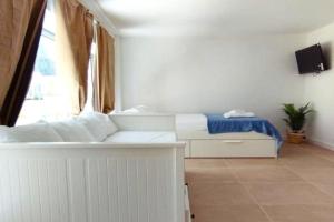 Costa by Hawkins - Exterior 1A Apartments, Algeciras