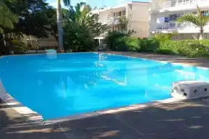 Modern Beachfront Escape in with Pool Apartments, Pointe aux Canonniers