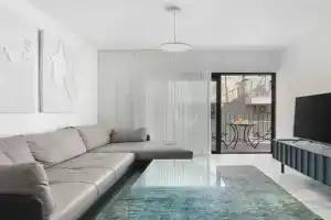 Elegant 1 Bedroom in Noga's New Luxury Building, Tel Aviv