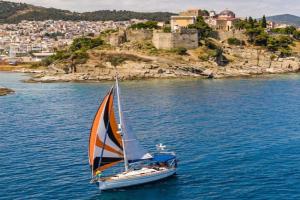 Yacht Pipit Hotel, Kavala