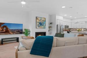 Downtown Lux Townhouse 3Bd 4Ba 2 King Bed, Garage, Salt Lake City