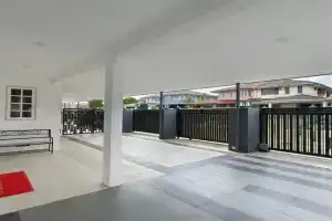 Jk Home Borneo 96 18Pax 6BedR 6BathR 3Carparks Guest house, Kuching