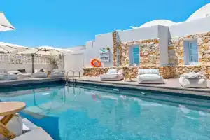 ArtChroma House, Karterados