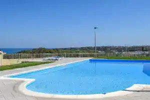 5 Bedroom Gorgeous Home In, Brucoli