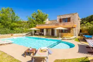 Villa Katia Faragi, Adelianos Kampos