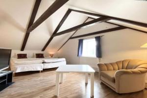 Cozy apartment in building next to Ringmuren, Visby