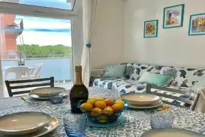 Spiaggia a 400m e AC, Brezza di Mare Apartments, Albenga