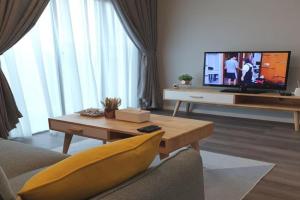 JK UpperSanctuary 8Pax 3BedR 2BathR 1Carpark Apartments, Kuching