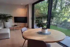 Privé studio in groene omgeving van gratis fietsen & parkeerplaats, Bruges