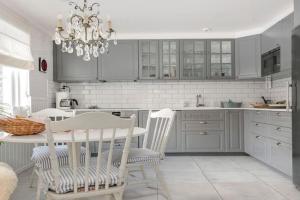 Large 4 bedroom Villa with beautiful garden, Visby