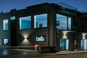 HUB Rooms, Carini