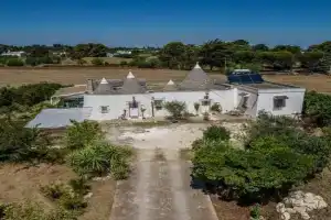 Charming retreat in with fenced garden Guest house, Martina Franca