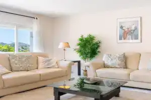 Aquamijas Retreat - Modern Comfort Near Aguamijas Water Park Apartments, La Cala de Mijas
