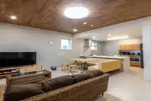 ザ ファースト Apartments, Miyako Island