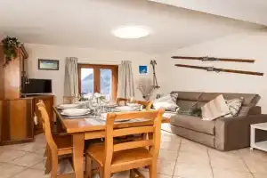 Relax & Sports -Cervinia- Maison Apartments, Valtournenche