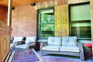 Galeria St Denis in Prime Montreal Apartments, Laval
