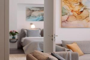Suite Nr 4 - J26 LUXURY APARTMENT, Jauniela 26 Old - TOP Location - 2BDR - 80m2, Riga