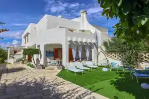 Villa Vera, accesso al mare, vista Castello, AC, Brindisi
