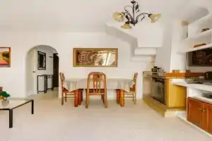 Chalet en Con Piscina, Paddle a 4 Minutos de Playa de Getares, Algeciras