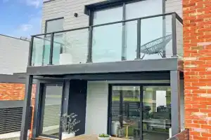 Private Room & Ensuite, in hosted-shared Modern 2 bedroom Apartment - full use of all home facilities, Geelong