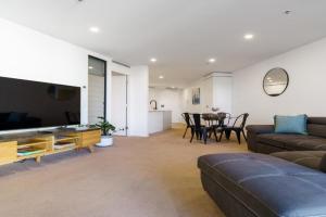 Contemporary 2BR Retreat in the Heart of - Hosted by Canstay Apartments, Canberra