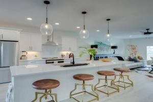 Luxurious 3 BR Distillery District Townhouse, Lexington