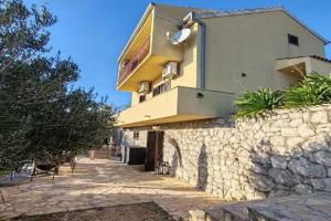 Family friendly house with a swimming pool Stanici, Omis - 22998, Tice