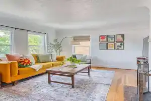 Stay - Sedona Vibes in PDX- Walk to Local Shops & Coffee Guest house, Portland