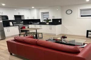 Calm & Cozy Private Suite Apartments, Surrey