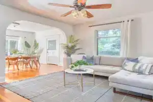 Stay - Cute & Charming Home 91 WalkScore Guest house, Portland