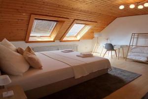 Ferienwohnung Lodge am See - Terrasse - Kachelofen in ruhiger Lage nahe, Schluchsee
