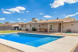 Eclectic Escape Wpool, Yard Games- Old Town5min Guest house, Tempe