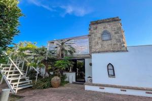 Torretta holiday house with a salt swimming pool, Cascina