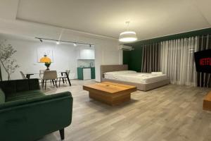 Imagination Inn, Tirana