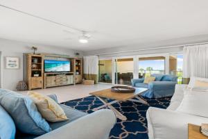 Jamaica Royale Beach View Towers By Beachside Management Apartments, Siesta Key