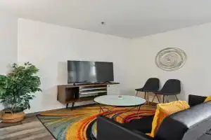 CozySuites - 1BR with Direct Skybridge Access #4, Indianapolis