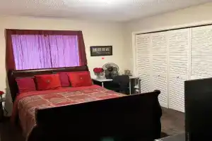 Beautiful Living Area Guest house, Montgomery