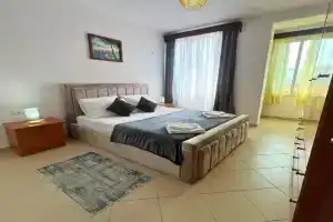 Deir Apartment, Berat