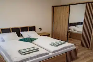 Melissa Apartman, Balatonfured